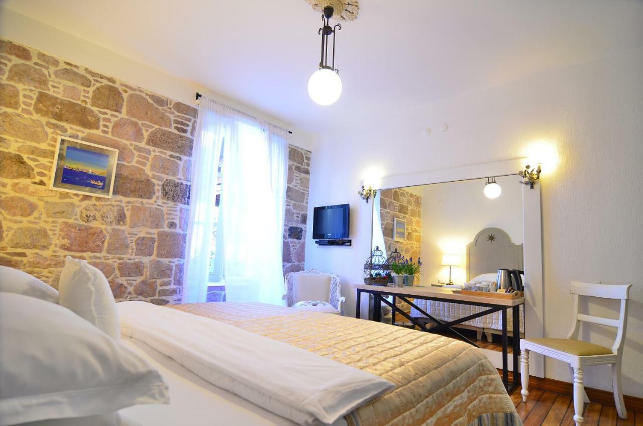Cunda Lena Otel Ayvalı Eksteriør billede